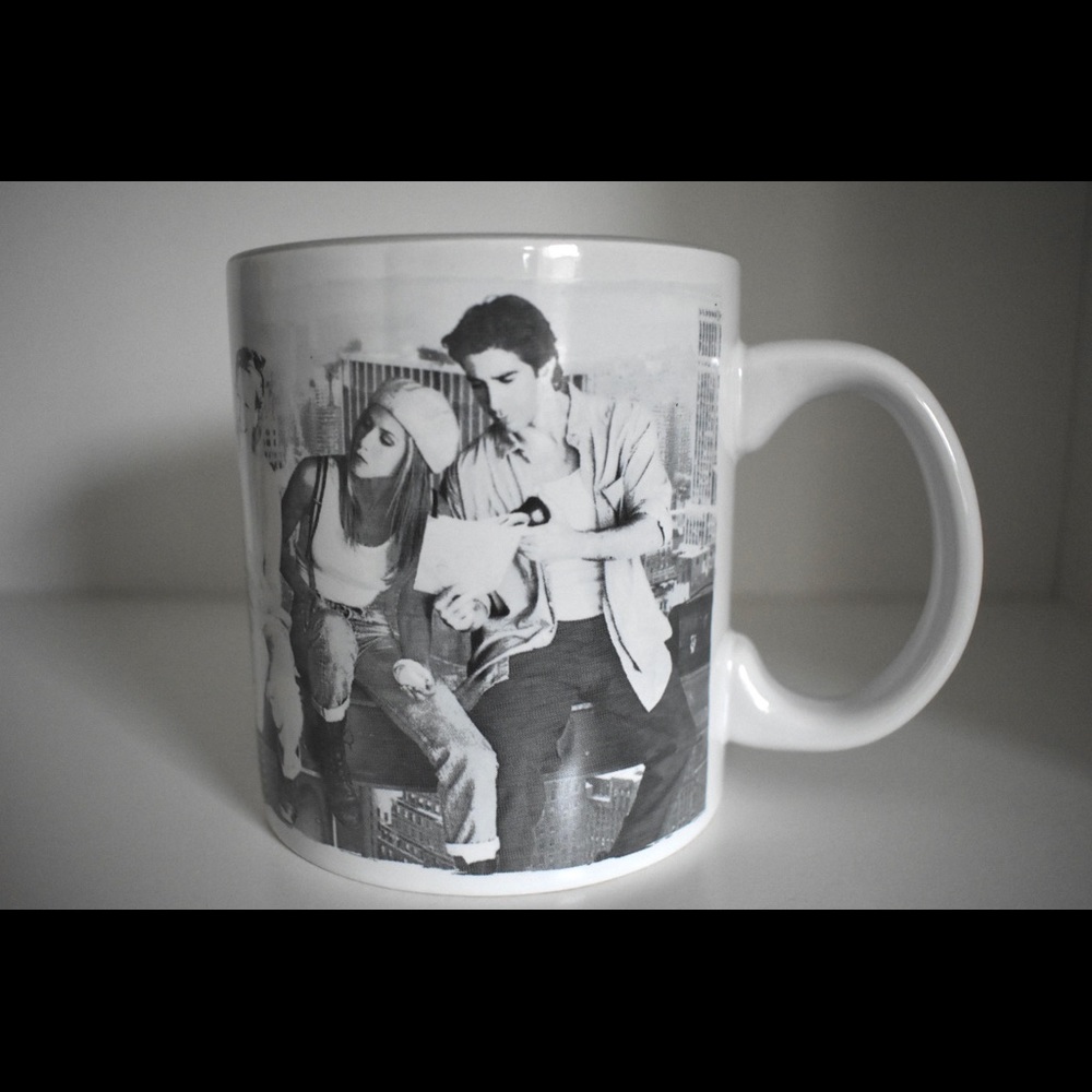 Friends Black and White 20 Oz Mug